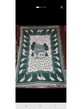 VNTG 80s Woven Cottage Goose Tapestry Throw - Forest Green- Reversable